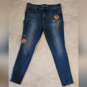 Gap Floral Embroidered Rockstar Jeans Women's size 12 mid-rise